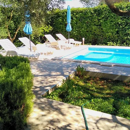With A Swimming Pool Mavarstica, Ciovo - 2053 *