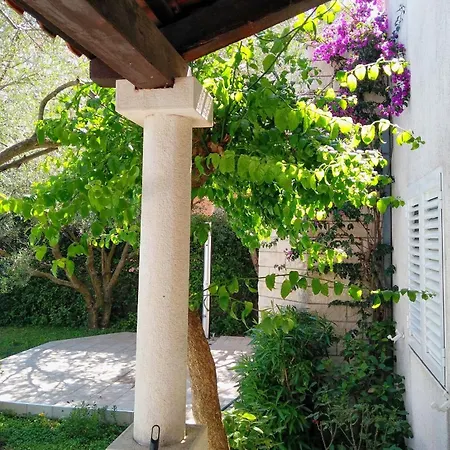 Appartement With Swimming Pool Mavarstica - Ciovo - 2053 *